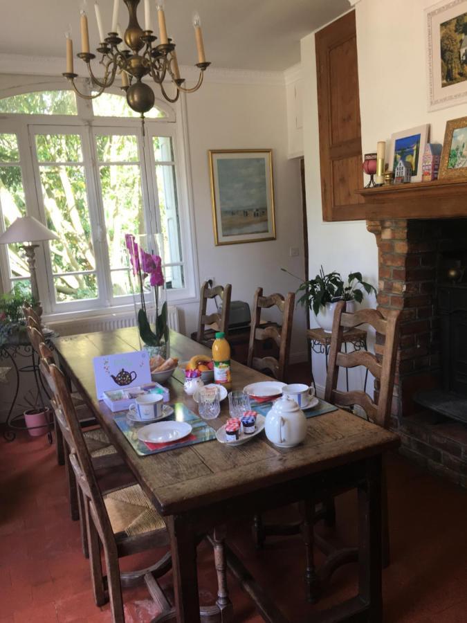 Au Charme Des Pommiers Bed and Breakfast Thiberville Exteriör bild