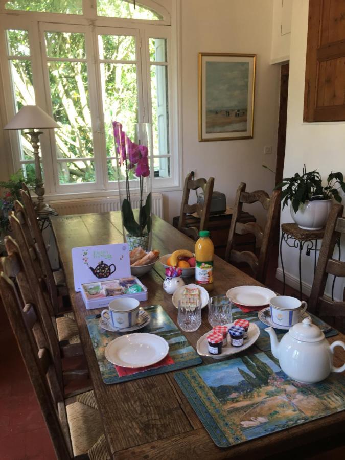 Au Charme Des Pommiers Bed and Breakfast Thiberville Exteriör bild