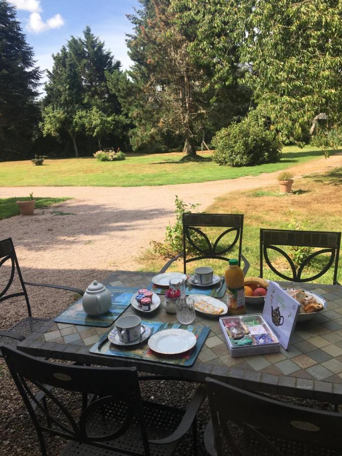 Au Charme Des Pommiers Bed and Breakfast Thiberville Exteriör bild